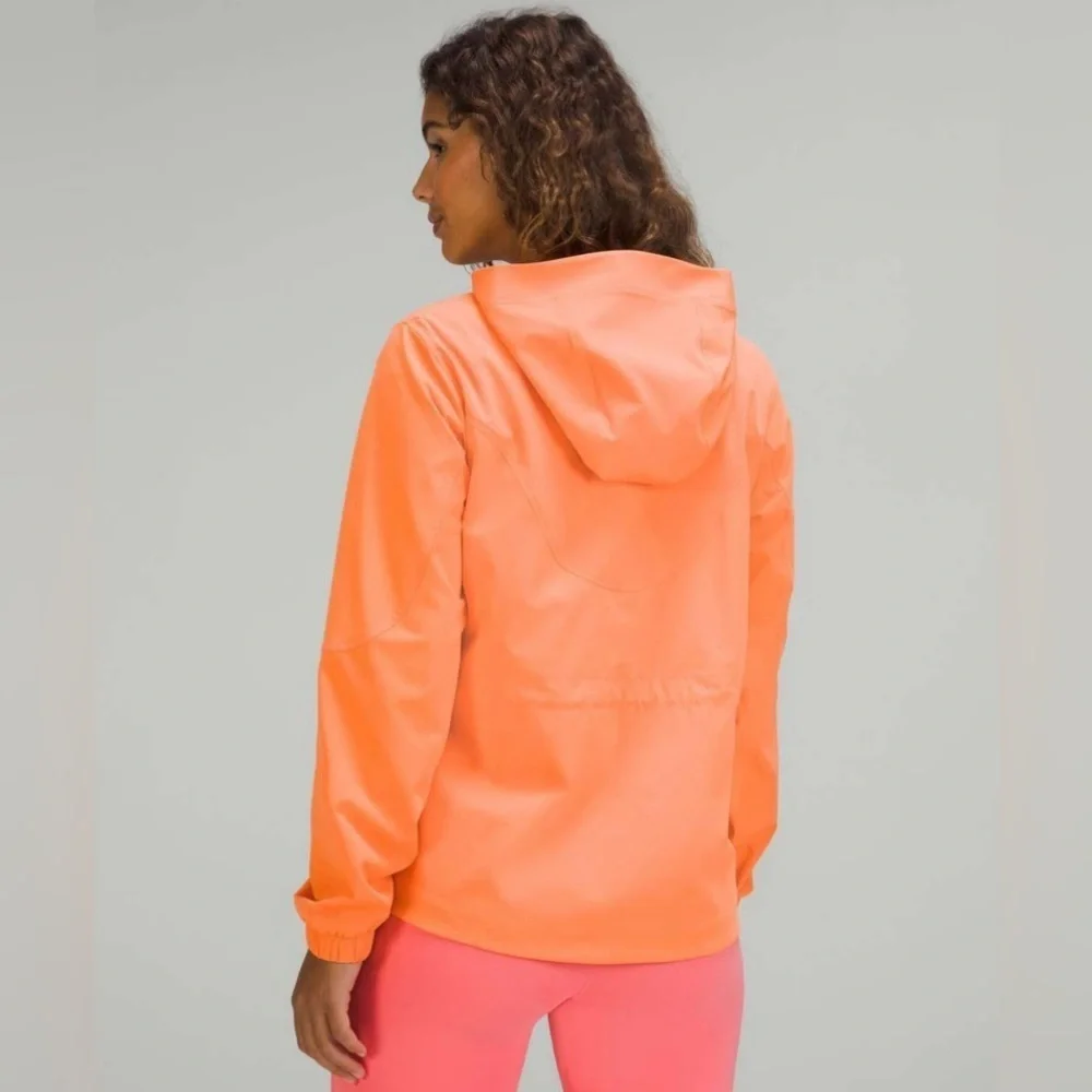 Lululemon Packable Water-Repellent Jacket in Orange Frappe